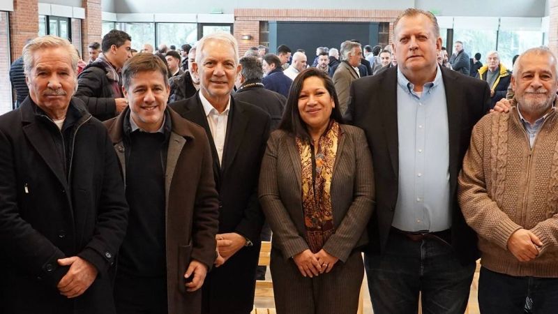 Julio Alak participó en Luján de la asunción de autoridades de APLA y volvió a mostrarse en la provincia