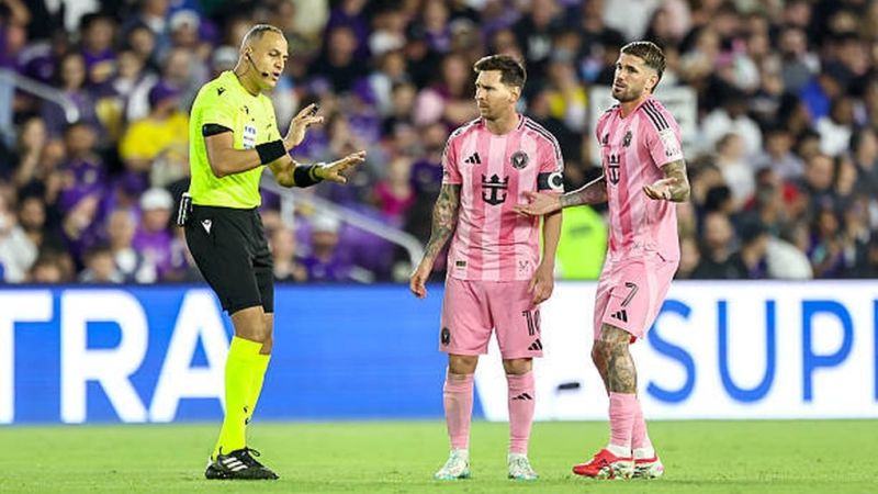 Lionel Messi e Ismail Elfath: el historial del capitán con el árbitro que vuelve a cruzarse en el Mundial 2026