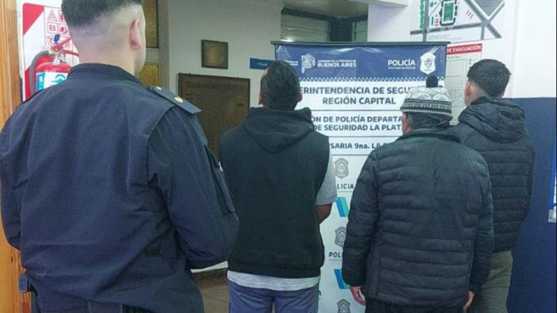 Demoraron a 13 "cuidacoches" durante operativos de control en distintos puntos de la ciudad