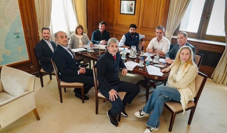 Santilli debutó al frente de la mesa política del Gobierno pensando en 2027