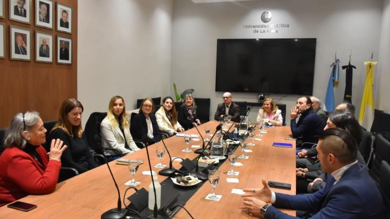 La UCALP y la Provincia impulsan un proyecto de viviendas intergeneracionales en La Plata