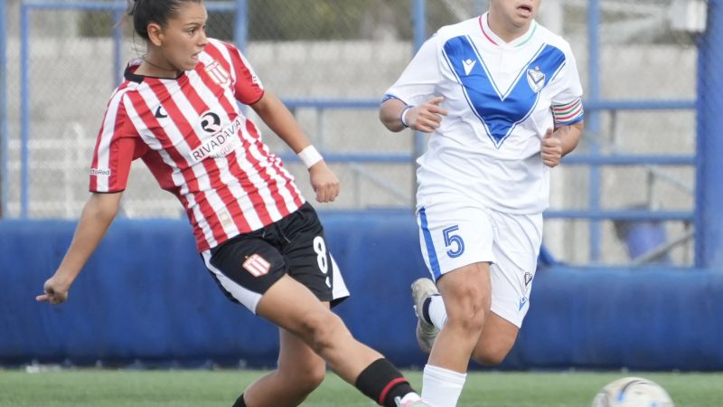 Las pinchas empezaron la segunda fase con el pie izquierdo