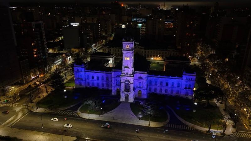 La Municipalidad de La Plata se iluminó tras el triunfo de la Selección argentina