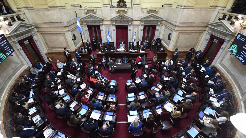 El Gobierno busca avanzar con la polémica ley de tierras, pero llega al Senado con los votos justos