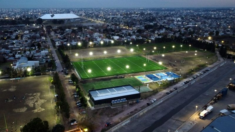 Los Tilos inauguró la primera cancha de rugby sintético homologada de La Plata y avanza con un histórico plan de obras