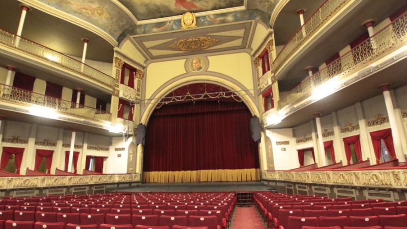 El Teatro Coliseo Podestá presentó su programación de julio con teatro, música y stand up