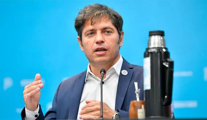 Una encuesta ubica a Axel Kicillof por encima de Milei y fortalece al peronismo de cara a 2027