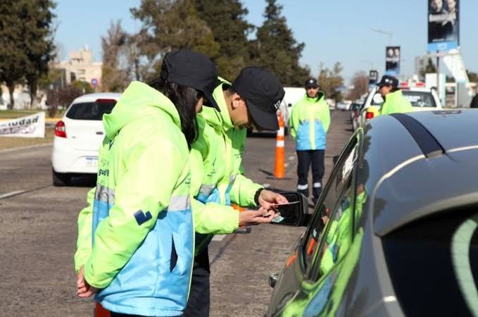 Operativos en La Plata: controlaron más de 3 mil vehículos y hubo 25 aprehendidos