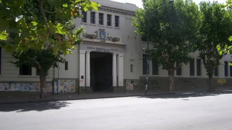 Alerta por derrame de amoníaco en el Albert Thomas