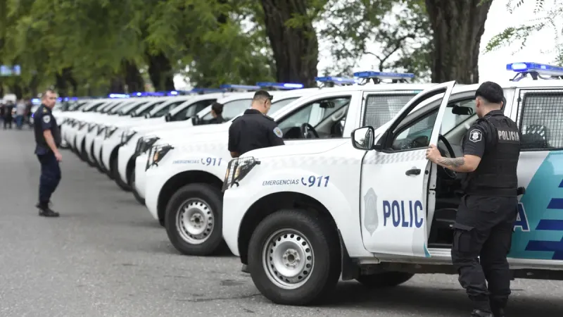 La Provincia otorgará un aumento del 7% a la Policía Bonaerense y actualizará programas sociales