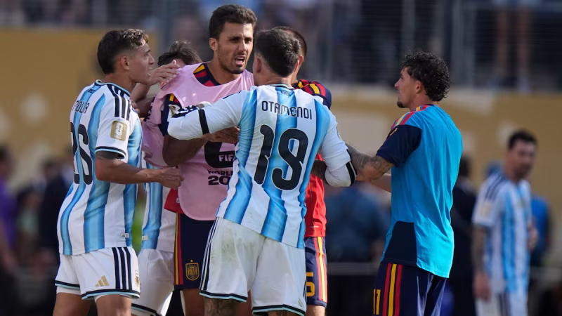 Tensión en la final: se conocieron detalles del cruce entre Otamendi y Rodri