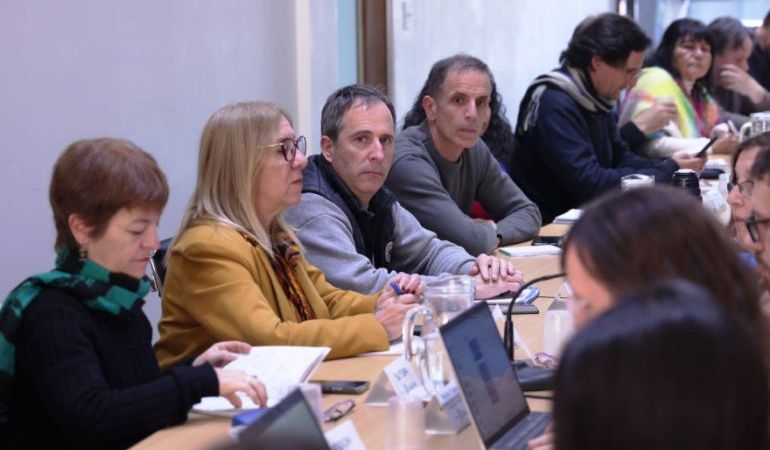 Se destrabó la paritaria: gremios docentes aceptaron la nueva oferta salarial de Provincia