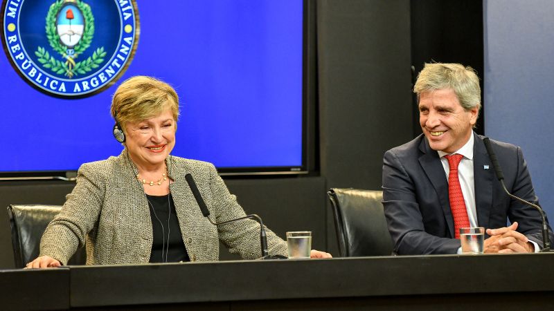El Gobierno y el FMI defendieron los resultados del programa económico en Argentina