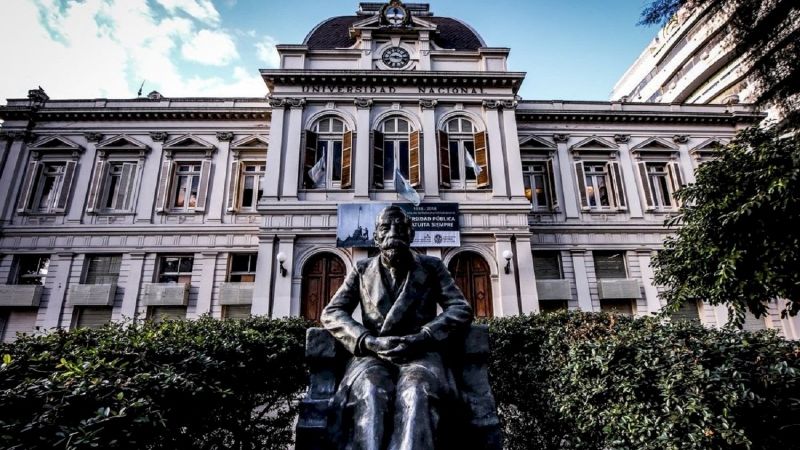 Vuelven las clases en la UNLP tras el paro, pero se vienen un banderazo y otra huelga