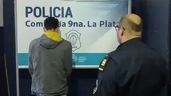 Lo atraparon en pleno centro de La Plata con un bolso cargado de productos que acababa de robar