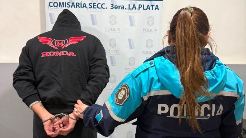 Dos hermanos fueron detenidos tras tirotearse con la Policía en La Plata: uno tenía pedido de captura por homicidio