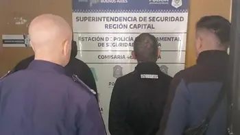 Detuvieron en La Plata a un árbitro de fútbol infantil acusado de robar cables