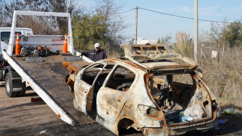 La Plata avanza con el retiro de vehículos abandonados de la vía pública