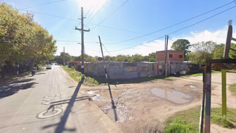Un hombre murió tras ser apuñalado en Villa Elvira y antes de fallecer señaló a su hijastro como el agresor