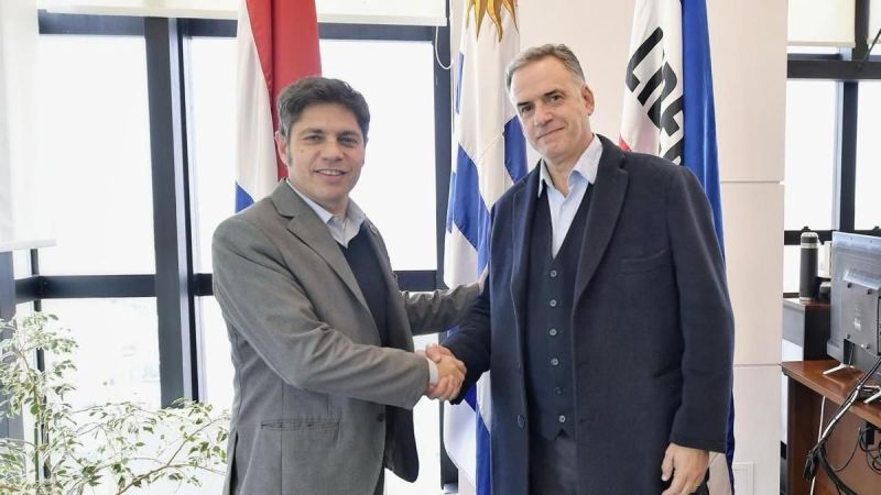 Kicillof se reunió con Orsi en Uruguay y firmó acuerdos de cooperación
