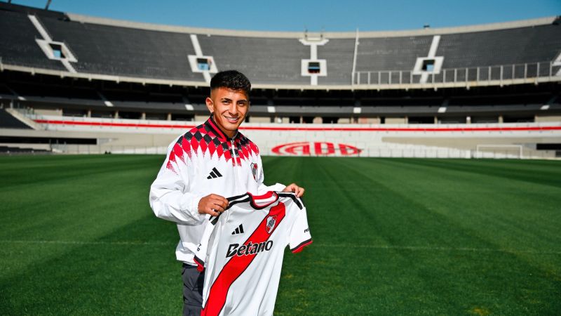 Almada ya es jugador de River y se posterga su debut: se suspendió el duelo ante Independiente Santa Fe