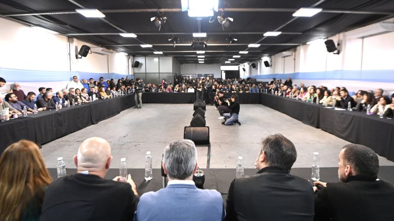 Movimiento Derecho al Futuro realizó un plenario en La Plata y busca ampliar su armado político