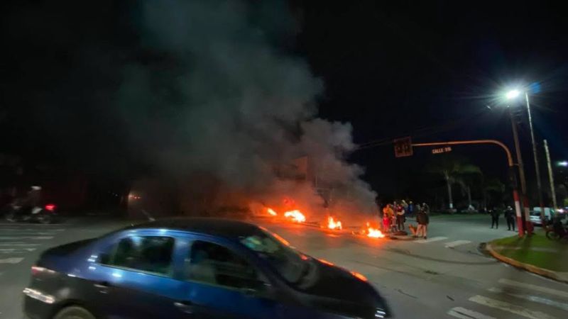 El apagón que todavía no termina: vecinos de La Plata protestaron por la falta de luz