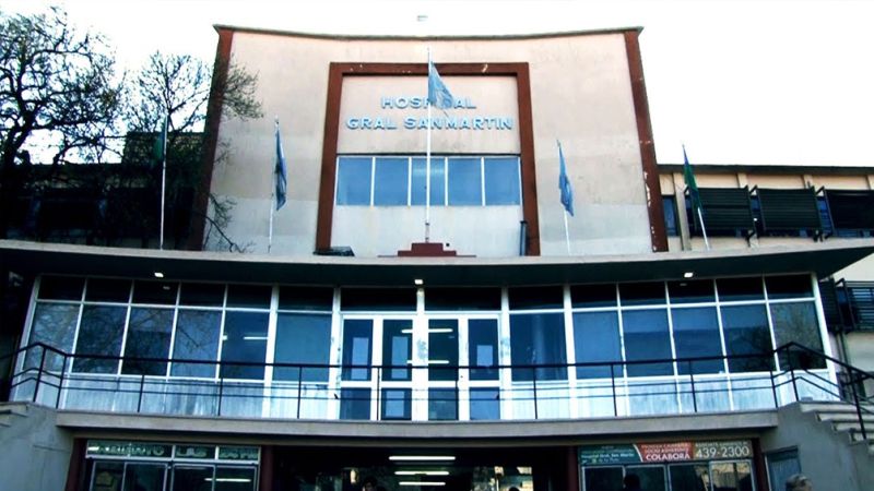 Apuñalaron a una mujer en el barrio El Mondongo y buscan al presunto agresor