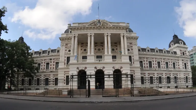 ¿Cómo se financia la Provincia de Buenos Aires?