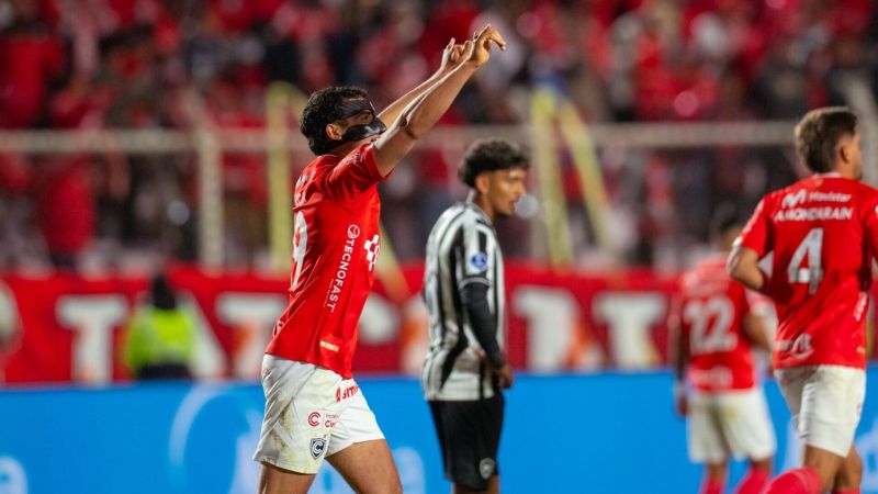 Cristian Medina fue titular en la histórica goleada que sufrió Botafogo ante Cienciano