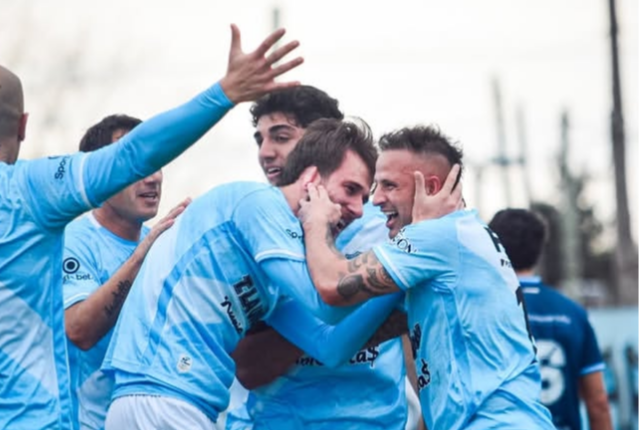 Villa San Carlos ganó y estiró su buen momento en la Primera B