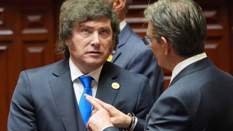 Milei vuelve al país y prepara una reunión clave para reordenar la estrategia política del Gobierno