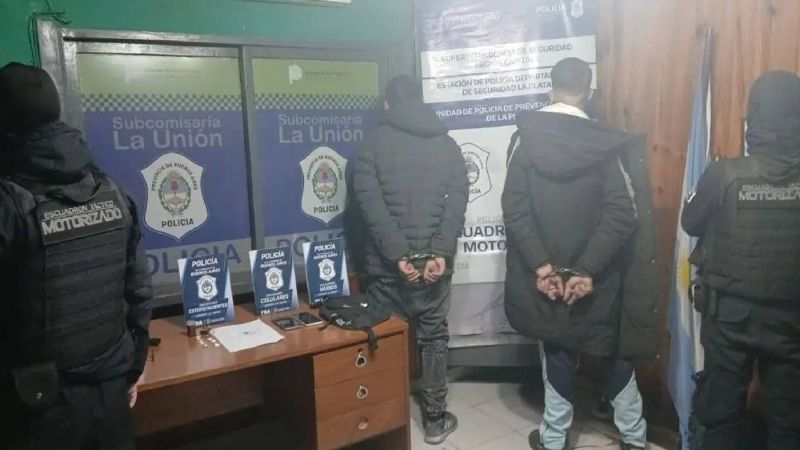 Tres detenidos tras intentar escapar de un control policial: secuestraron un arma y cocaína