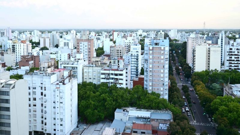 Alquilar en La Plata puede demandar hasta dos salarios mínimos