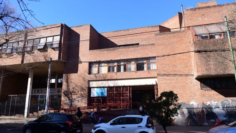 Una escuela de La Plata lleva 61 días sin calefacción y denuncia que se redujeron las clases