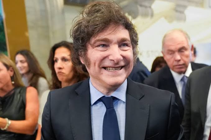 Milei volvió a insultar a Lula y Pedro Sánchez, y profundizó la tensión diplomática