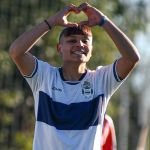 De jugar con sus hermanos en una canchita de Berisso a jugar en Gimnasia, la historia de Maia Farías