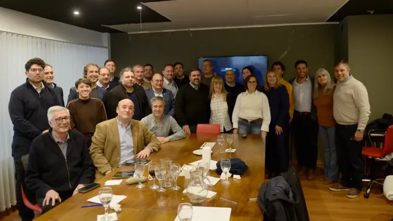 La UCR bonaerense reunió a sus intendentes en La Plata y busca fortalecer su estructura territorial
