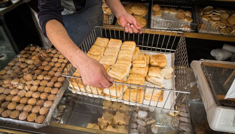 La crisis golpea a las panaderías de La Plata: cerraron 21 comercios en los últimos dos años