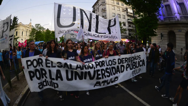 Paro de 48 horas en la UNLP: no habrá clases ni atención este jueves y viernes