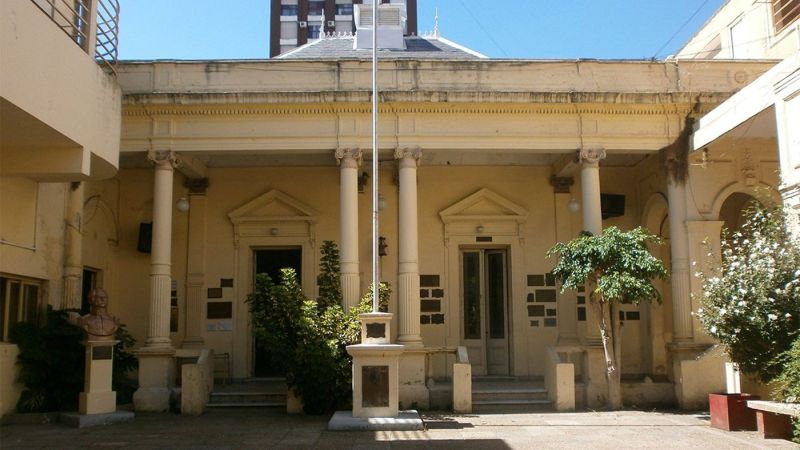 Denuncian problemas edilicios en una escuela de La Plata