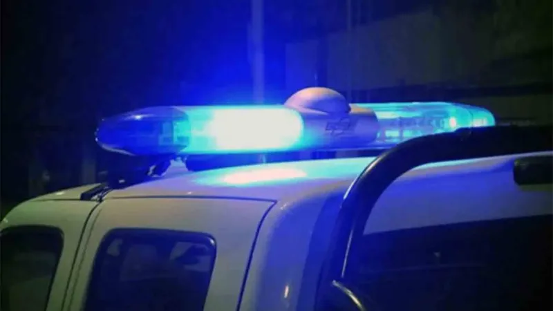 Un policía se defendió de dos motochorros en La Plata y los ladrones terminaron internados