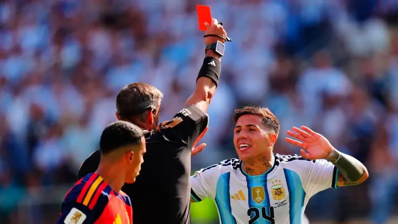 El árbitro de la final del Mundial habló de Messi y defendió su actuación: "Hicimos bien nuestro trabajo"