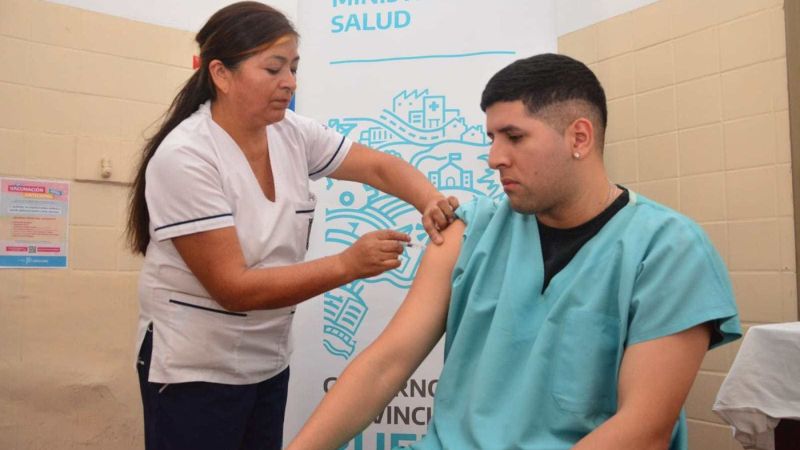 La Plata reforzó la atención sanitaria con vacunación, controles y actividades en los barrios