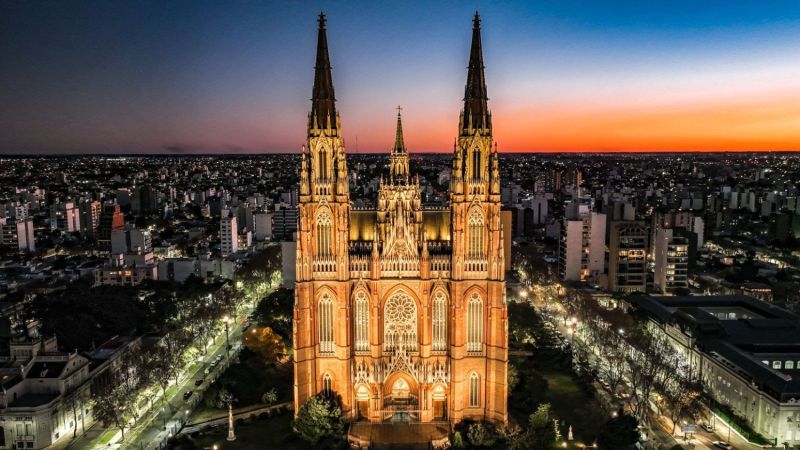 Orgullo de todos los platenses: la Catedral podría ser una de las siete maravillas contemporáneas del mundo