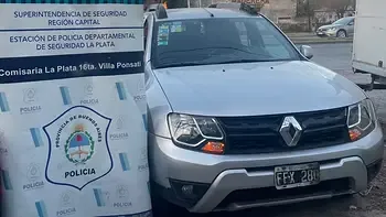 Robo a mano armada en La Plata: recuperaron una Renault Duster y detuvieron a dos personas