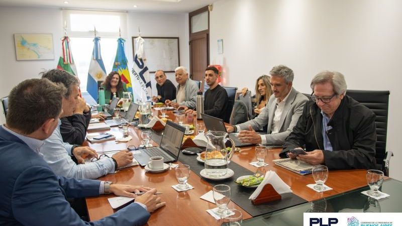 Puerto La Plata: aprobaron el pliego para el dragado y avanzan obras sobre la infraestructura ferroviaria