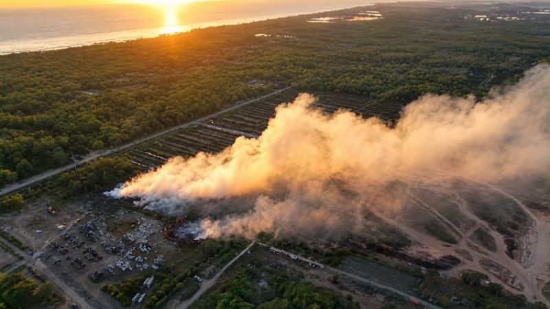 Incendio en Sarandí: el humo afecta la visibilidad en la autopista Buenos Aires-La Plata