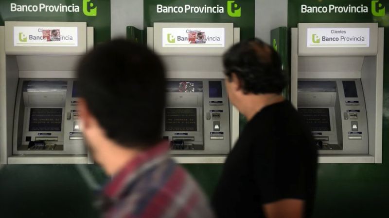 Bancos: los empresarios de la Región Capital piden que no cambie el horario durante el verano