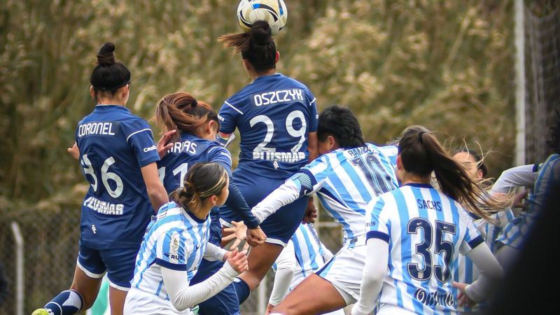 Gimnasia cayó 4 a 0 ante Racing en El Bosquecito